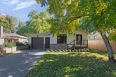 15 Wenderly Drive, Aurora, ON L4G 1V2