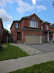 33 Aikenhead Avenue Main & 2nd, Richmond Hill, ON L4S 0A8