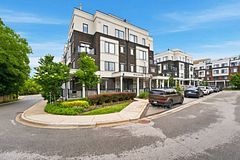 300 Alex Gardner Circle 41, Aurora, ON L4G 3G5