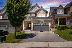 16 Harvest Hills Boulevard, Newmarket, ON L9N 0A5