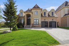 11 Pagean Drive, Richmond Hill, ON L4E 4R7