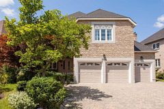 1001 Lockwood Circle, Newmarket, ON L3X 1M1