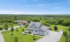 27 Bagshaw Crescent, Uxbridge, ON L9P 0A9