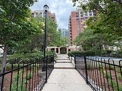 75 King William Crescent Ph13, Richmond Hill, ON L4B 0C1