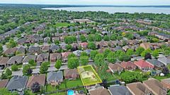 14 Kerfoot Crescent, Georgina, ON L4P 4B8