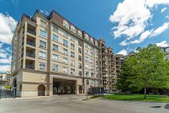 1 Maison Parc Court 309, Vaughan, ON L4J 9K1