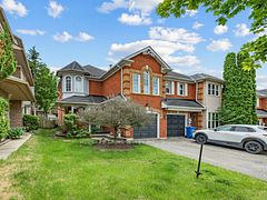 101 Downey Circle, Aurora, ON L4G 7E8