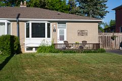 45 Bailey Crescent, Aurora, ON L4G 2B2