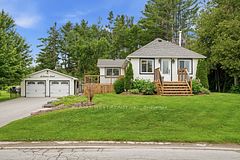 12 Station Road, Georgina, ON L0E 1N0