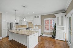 727 Madeline Heights, Newmarket, ON L3X 2J6