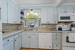 17 Farley Circle, Georgina, ON L0E 1S0