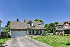 30 McGuire Crescent, Uxbridge, ON L9P 1G7