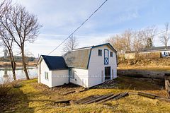 17 Valley Road, Whitchurch-Stouffville, ON L4A 7X3