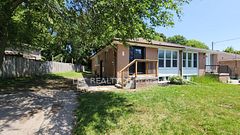43 Newbury Drive, Newmarket, ON L3Y 4P9