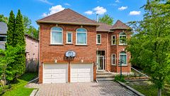 2 Woodriver Street, Richmond Hill, ON L4S 1B2