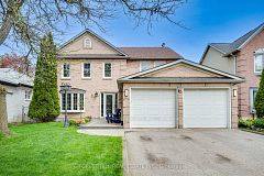 4 Milgate Place, Aurora, ON L4G 5R2