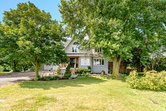 300 Juliana Road, King, ON L3Y 4V9