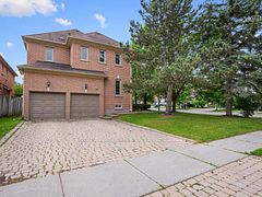 63 Deerglen Terrace, Aurora, ON L4G 6Y2