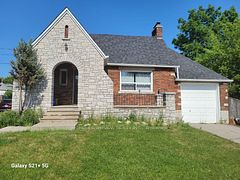 275 main (main floor) Street N, Markham, ON L3P 1Y6