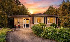 129 Bolton Avenue, Newmarket, ON L3Y 2X3