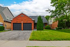 99 Peevers Crescent, Newmarket, ON L3Y 7T2