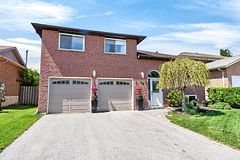 18 Castille Crescent, Georgina, ON L4P 3L4