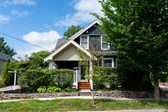 56 Machell Avenue, Aurora, ON L4G 2R7