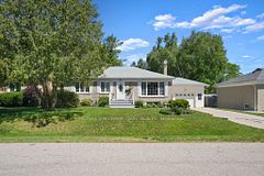 34 Elm Street, New Tecumseth, ON L9R 1M7