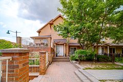 10 Cox Boulevard 27, Markham, ON L3R 4G2