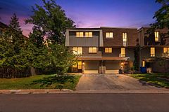 45 Poplar Crescent N 7, Aurora, ON L4G 3M4