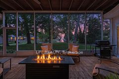 204 The Queensway N/A S, Georgina, ON L4P 2A6