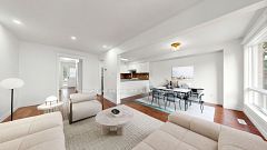 206 Fairwood Drive, Georgina, ON L4P 3Y5