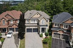 488 Foxcroft Boulevard, Newmarket, ON L3X 3L7