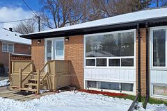 207 Septonne Avenue Main, Newmarket, ON L3Y 2W5