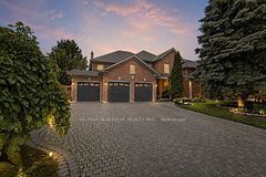 653 Exceller Circle, Newmarket, ON L3X 1P6
