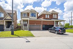 129 Lewis Honey Drive, Aurora, ON L4G 0J3