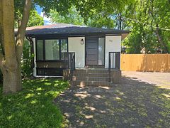 69 Marlin Court MAIN, Newmarket, ON L3Y 2W7