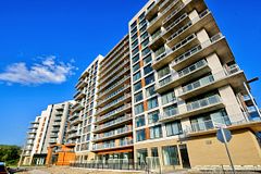 2 David Eyer Road 923, Richmond Hill, ON L4S 1M4