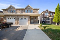 86 Breeze Drive, Bradford West Gwillimbury, ON L3Z 3A5