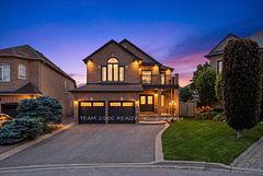 26 Crown Crescent, Vaughan, ON L4H 1S7