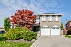 298 Castlehill Road, Vaughan, ON L6A 1V9