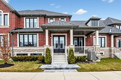 12 Hearthwood Gate, Whitchurch-Stouffville, ON L4A 4X1