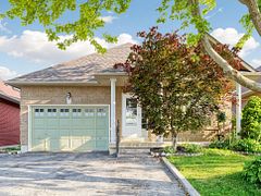 176 Sawmill Valley Drive, Newmarket, ON L3X 2V7