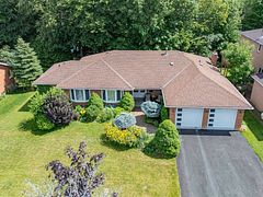 185 Aurora Heights Drive, Aurora, ON L4G 2X1