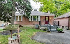 27 Highland Park, Markham, ON L3T 1B2