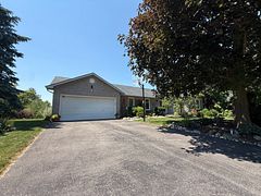 16 Hi View Drive, East Gwillimbury, ON L0G 1M0