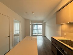 7950 Bathurst Street 1121, Vaughan, ON L4J 0L4