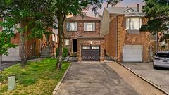 56 Thornbury Circle, Vaughan, ON L4J 5C2