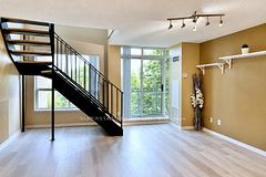 51 Baffin Court 502, Richmond Hill, ON L4B 4P6