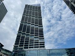1000 Portage Parkway N 3810, Vaughan, ON L4K 0L1